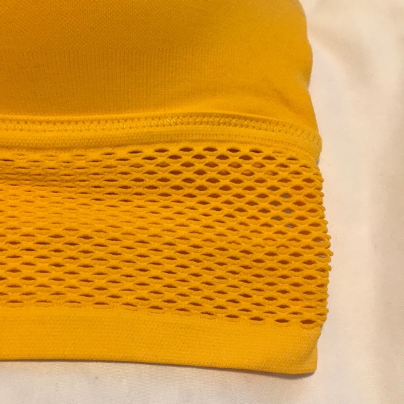 NWT PINK wireless sports bra/bralette - Picture 3 of 4